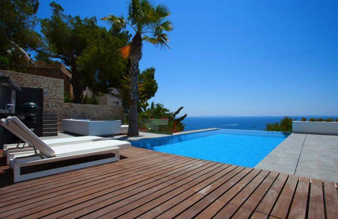 White Villa | Roca Llisa